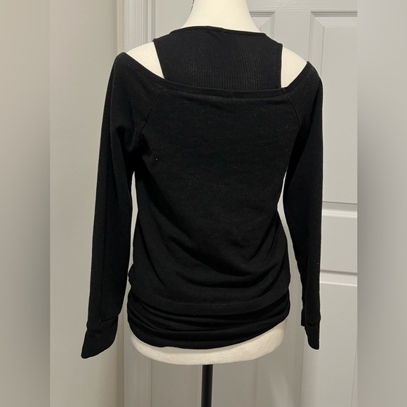 Monrow Off-the-Shoulder Black Sweater - Picture 2 of 10